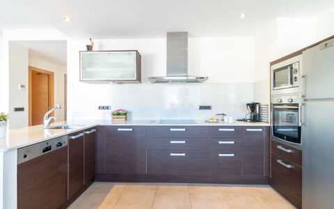 Empuriabrava 122: Camera, Cabinetry, Proprietà, Mobilia, Cucina, Controsoffitto, Interior Design, Costruzione, Piastrella, Pavimento