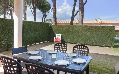 Juanes: Proprietà, Immobiliare, Tavolo, Casa, Costruzione, Camera, Mobilia, Terrazza, Casa, Ristorante