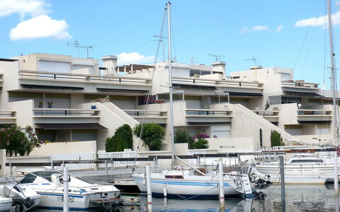 Les Marinas D'Ulysse Iv: Marina, Trasporto Di Acqua, Barca, Porto, Dock, Veicolo, Porta, Acqua, Waterway, Architettura
