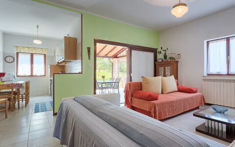 Licia: Mobilia, Finestra, Costruzione, Cornice, Verde, Finestra Cieca, Legna, Azzurro, Comfort, Tavolo