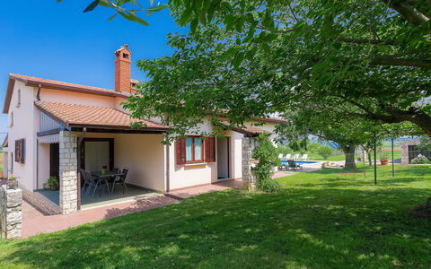 Licia: Pianta, Costruzione, Cielo, Finestra, Albero, Porta, Shade, Lotto, Casa, Quartiere