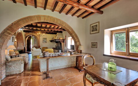 Casale Giulio: Camera, Proprietà, Costruzione, Interior Design, Mobilia, Soffitto, Casa, Soggiorno, Arco, Pavimento