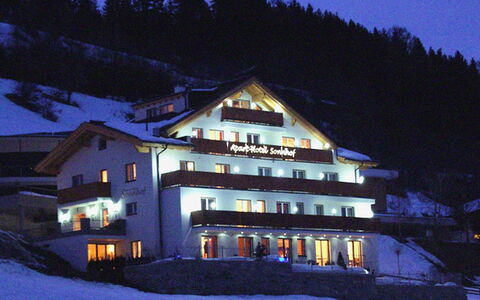 Fiss 600: Neve, Casa, Inverno, Proprietà, Casa, Cielo, Architettura, Montagna, Costruzione, Immobiliare