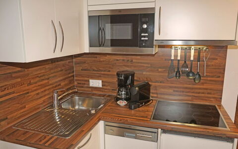 Fiss 600: Cabinetry, Costruzione, Controsoffitto, Proprietà, Mobilia, Cucina Stufa, Elettrodomestico Da Cucina, Lavandino Della Cucina, Cucina, Legna