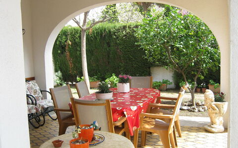 Vilafortuny: Proprietà, Ristorante, Camera, Tavolo, Costruzione, Interior Design, Immobiliare, Mobilia, Architettura, Casa