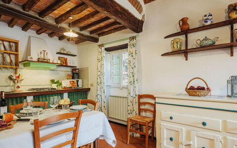 Il Metatino: Mobilia, Proprietà, Cabinetry, Tavolo, Mensola, Legna, Cassetto, Interior Design, Dresser, Scaffalature
