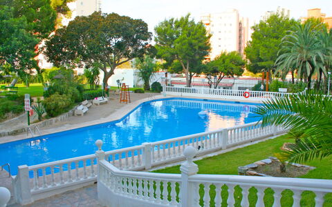 Park Playa Levante: Acqua, Pianta, Proprietà, Giorno, Costruzione, Piscina, Albero, Azzurro, Cielo, Mobili Da Esterno