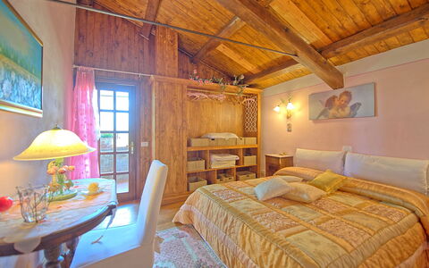 Villa Margherita: Camera Da Letto, Camera, Letto, Mobilia, Proprietà, Costruzione, Interior Design, Soffitto, Lenzuolo, Telaio Del Letto