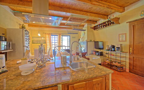 Villa Margherita: Camera, Proprietà, Controsoffitto, Costruzione, Mobilia, Cucina, Soffitto, Cabinetry, Interior Design, Casa