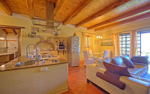 Villa Margherita: Camera, Proprietà, Costruzione, Mobilia, Interior Design, Soggiorno, Fascio, Soffitto, Casa, Pavimento