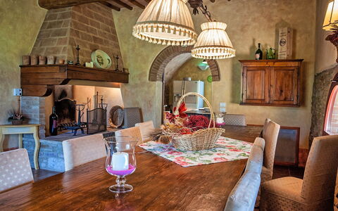 Villa Petrognano: Camera, Interior Design, Proprietà, Mobilia, Costruzione, Casa, Tavolo, Soggiorno, Casa, Sala Da Pranzo