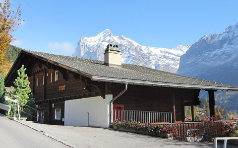 Chalet Shangri la: Montagna, Geografia Montane, Catena Montuosa, Proprietà, Casa, Tetto, Costruzione, Alpi, Architettura, Immobiliare