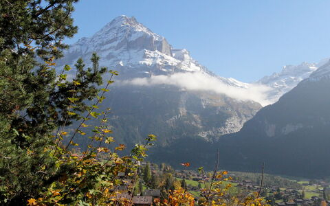Chalet Shangri la: Geografia Montane, Montagna, Natura, Catena Montuosa, Hill Station, Paesaggio Naturale, Natura Selvaggia, Cielo, Vegetazione, Foglia