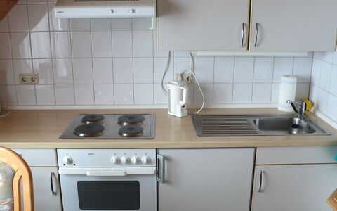 Schonach 125: Cucina, Camera, Proprietà, Cabinetry, Controsoffitto, Apparecchio Major, Cucina Stufa, Mobilia, Stufa A Gas, Elettrodomestico