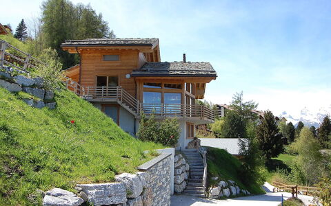 Chalet Aquarius: Proprietà, Casa, Costruzione, Architettura, Montagna, Albero, Casa, Immobiliare, Cielo, Estate