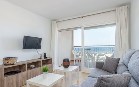 Empuriabrava 215: Camera, Proprietà, Mobilia, Interior Design, Soggiorno, Costruzione, Casa, Immobiliare, Tavolo, Pavimento