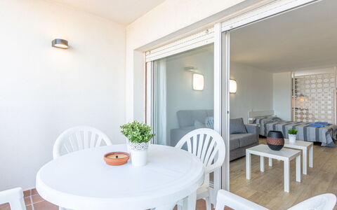 Empuriabrava 215: Camera, Proprietà, Mobilia, Costruzione, Sala Da Pranzo, Interior Design, Tavolo, Casa, Immobiliare, Pavimento