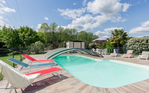 Villa Rocuet: Nube, Cielo, Acqua, Piscina, Albero, Pianta, Costruzione, Mobili Da Esterno, Tempo Libero, Materiale Composito