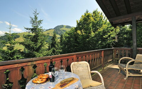 Chalet le Chamois: Proprietà, Camera, Immobiliare, Albero, Deck, Casa, Costruzione, Casa, Paesaggio, Mobilia