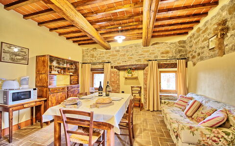 Podere Orietta: Camera, Proprietà, Costruzione, Interior Design, Mobilia, Soffitto, Soggiorno, Casa, Fascio, Immobiliare