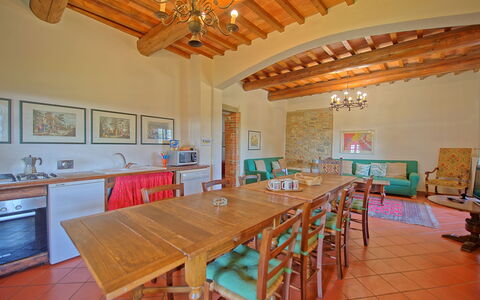 Il Frantoio: Proprietà, Camera, Costruzione, Mobilia, Immobiliare, Soffitto, Casa, Tavolo, Pavimento, Interior Design