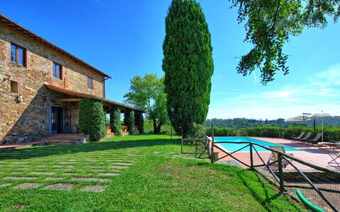 Il Frantoio: Verde, Natura, Proprietà, Vegetazione, Casa, Paesaggio Naturale, Architettura, Albero, Erba, Cielo