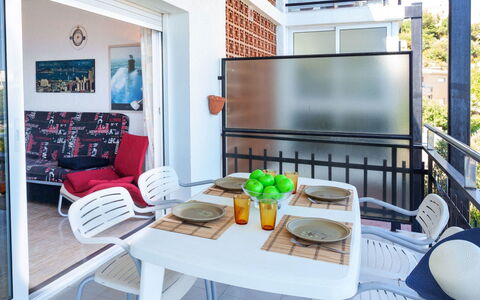 Llançà 541: Camera, Soggiorno, Mobilia, Proprietà, Interior Design, Verde, Casa, Costruzione, Casa, Tavolo