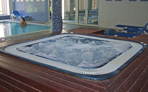 Salou 441: Acqua, Proprietà, Vasca Idromassaggio, Rettangolo, Piscina, Pavimentazione, Pavimento, Materiale Composito, Tempo Libero, Gas
