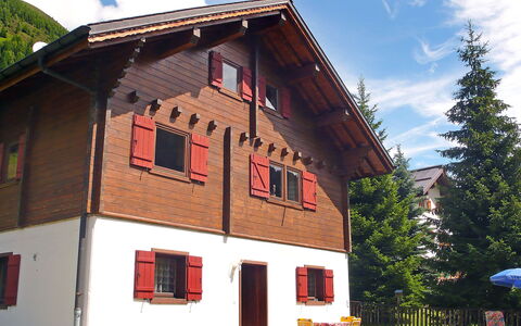 Verena: Nube, Cielo, Costruzione, Pianta, Finestra, Albero, Architettura, Casa, Villetta, Facciata