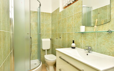 Milka: Specchio, Idraulico Fixture, Rubinetto, Lavello, Proprietà, Lavandino Del Bagno, Costruzione, Bagno, Viola, Mobiletto Del Bagno