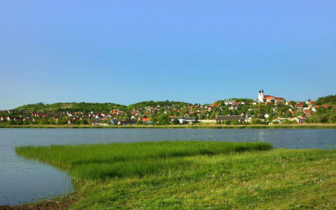 Lago: Corpo D'Acqua, Acqua, Cielo, Fiume, Verde, Erba, Ambiente Naturale, Riva, Banca, Mare