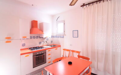 Bellavista 300.2: Cabinetry, Mobilia, Proprietà, Controsoffitto, Lavello, Legna, Arancia, Cucina, Illuminazione, Cassetto