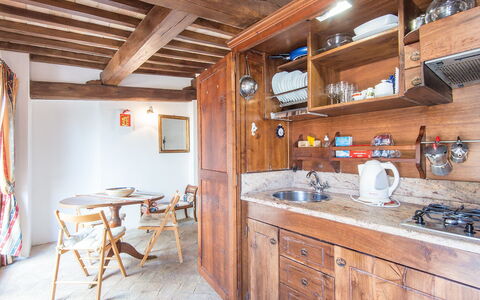 Charming Terrace: Proprietà, Camera, Costruzione, Mobilia, Immobiliare, Casa, Soffitto, Interior Design, Cucina, Casa