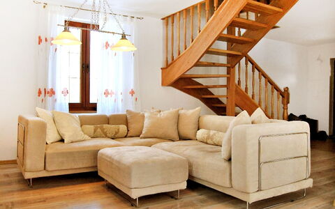 Borowikowa: Mobilia, Soggiorno, Camera, Divano, Interior Design, Proprietà, Pavimento In Legno, Pavimento, Divano Letto, Pavimento Laminato