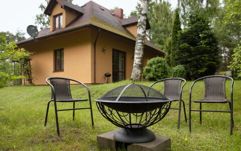 Borowikowa: Mobilia, Mobili Da Esterno, Sedia, Giardino, Tavolo Esterno, Prato, Shade, Backyard, Cortile, Landscaping