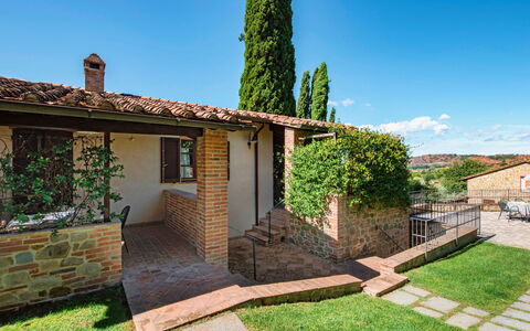 Città della Pieve 300: Proprietà, Casa, Costruzione, Casa, Immobiliare, Villetta, Zona Residenziale, Cortile, Erba, Architettura
