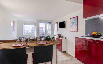 Les Marinas 143.14: Proprietà, Costruzione, Mobilia, Comfort, Azzurro, Interior Design, Finestra, Legna, Telaio Del Letto, Cuscino