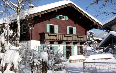 Patricia: Costruzione, Cielo, Neve, Finestra, Pianta, Albero, Casa, Ramo, Quartiere, Congelamento