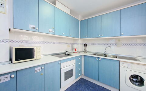 Cabo Mar: Proprietà, Camera, Cucina, Cabinetry, Mobilia, Immobiliare, Costruzione, Casa, Interior Design, Proprietà Del Materiale