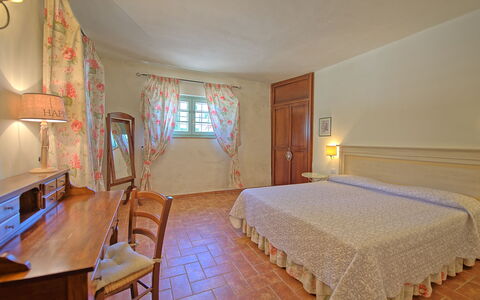San Donato: Camera, Camera Da Letto, Mobilia, Proprietà, Letto, Lenzuolo, Costruzione, Interior Design, Immobiliare, Pavimento