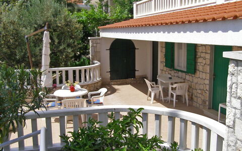 Tija: Proprietà, Costruzione, Casa, Immobiliare, Portico, Cortile, Colonna, Terrazza, Architettura, Balcone