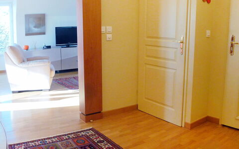 Elisa: Porta, Comfort, Legna, Casa, Pavimento, Pavimentazione, Costruzione, Immobiliare