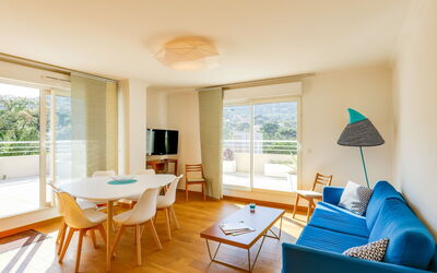 Cap Marine 350.3: Camera, Proprietà, Mobilia, Interior Design, Costruzione, Soggiorno, Pavimento, Tavolo, Casa, Immobiliare