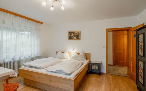 Haus Viktoria: Mobilia, Proprietà, Cabinetry, Legna, Comfort, Tavolo, Cassetto, Porta, Costruzione