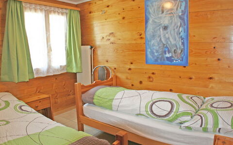 Grächen 360: Camera Da Letto, Camera, Mobilia, Letto, Proprietà, Interior Design, Costruzione, Telaio Del Letto, Casa, Tavolo