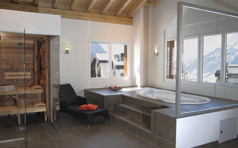 Leukerbad 190: Camera, Mobilia, Proprietà, Costruzione, Interior Design, Letto, Soffitto, Casa, Pavimento, Parete