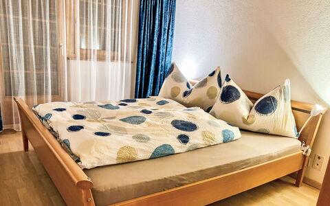 Diana: Letto, Mobilia, Camera Da Letto, Bedding, Lenzuolo, Interior Design, Legna, Pavimento, Pavimentazione, Biancheria