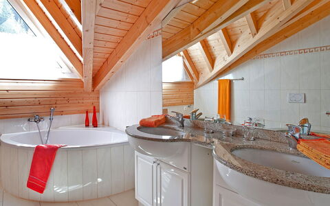 Leukerbad 450: Camera, Proprietà, Soffitto, Interior Design, Costruzione, Casa, Attico, Architettura, Proprietà Del Materiale, Immobiliare