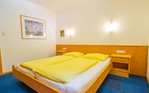 Längenfeld 165: Camera Da Letto, Letto, Telaio Del Letto, Lenzuolo, Bedding, Latifoglie, Hotel, Materasso, Color Legno, Imbottitura Del Materasso