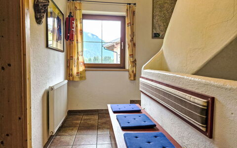 Längenfeld 165: Soffitto, Camera, Color Legno, Latifoglie, Vernice, Hotel, Compensato, Cornice